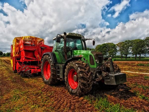 Produits hydrauliques pour tracteur